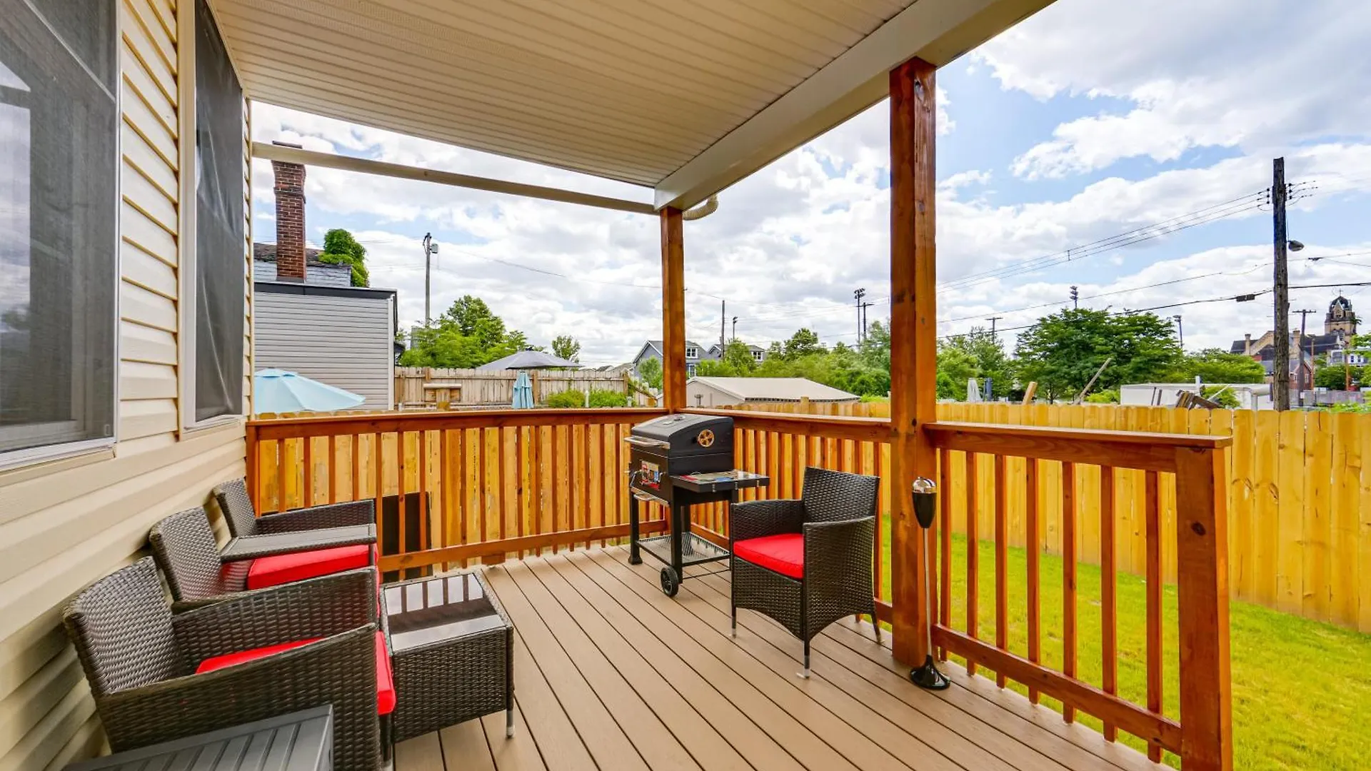 Modern Pittsburgh Home With Rooftop Deck And Backyard 0*,